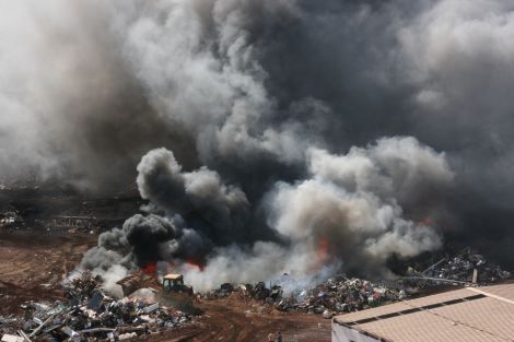 Estabilizados todos los frentes del incendio forestal en Tenerife