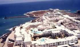 El TSJC deja sin efecto la prórroga concedida para construir 974 camas en Costa Teguise y anula la licencia del Hotel Gran Castillo en Yaiza