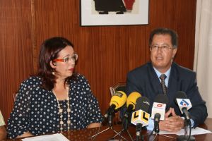Fernando Gómez tours the island's centers to see the exemplary treatment given by the Cabildo and its workers to drug addicts