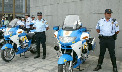 Detenidos dos jóvenes por robo con violencia