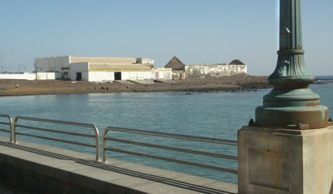 Detenidos cuatro menores que viajaban en una nueva patera que alcanzó Lanzarote sin ser detectada