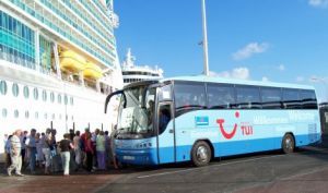Más guaguas para recibir a los turistas en el Puerto de los Mármoles