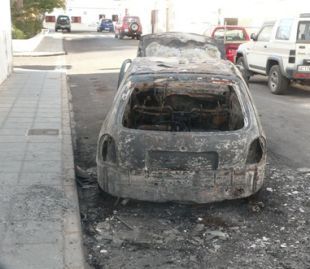 Dos coches incendiados en Titerroy