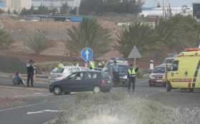 Dos coches colisionan en el conflictivo cruce de los Mármoles