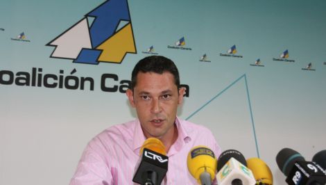 CC acusa a Pérez Parrilla de adaptar la Ley de comercio para dar licencia a Spínola