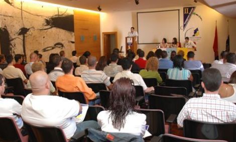 El sector juvenil de CC se apunta contra el insularismo y convoca una manifestación "por la unidad" de Canarias