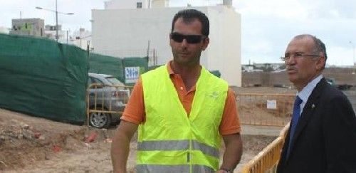 El alcalde de Arrecife visita los barrios de Maneje, Los Alonso, La Vega y Valterra para supervisar las obras
