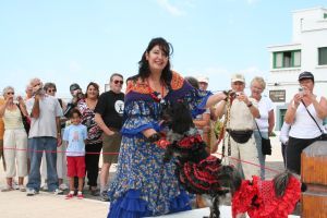 La burra 'Pau Gasol' gana el Concurso de Disfraces de Mascotas de Teguise