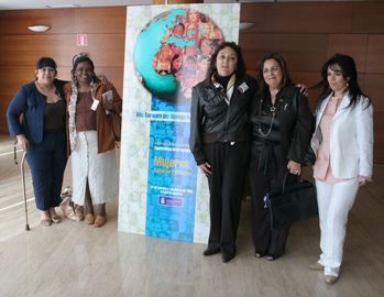 Seis mujeres alzan la voz contra la violencia de género en diferentes ...