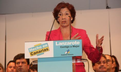 Inés Rojas anuncia que la Isla contará con una oficina de la Consejería de Bienestar Social, Juventud y Vivienda