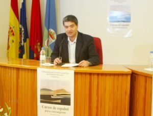 El Ayuntamiento de Tías implanta un servicio de traducción simultánea para atender a extranjeros
