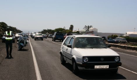 Nuevos cortes en la carretera Arrecife-Tahíche por el rodaje de Pedro Almodóvar