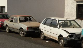 Los vecinos de Titerroy denuncian la presencia de coches abandonados en el barrio