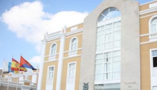 El Cabildo ofrecerá ayudas de alojamiento fuera de Lanzarote para los estudiantes