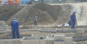 UGT presenta una tarjeta "para profesionalizar el sector de la construcción"