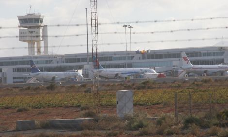 Llegan a Gran Canaria los féretros de nueve víctimas de la tragedia de Barajas