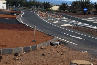 La vía que une la zona industrial de Playa Honda y el aeropuerto podría reabrirse en quince días