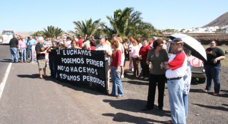 El  Ayuntamiento hará un seguimiento de las expropiaciones a los vecinos  afectados por la carretera de Tahíche