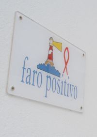 La Escuela de Arte Pancho Lasso colabora con la ONG Faro Positivo contra el sida