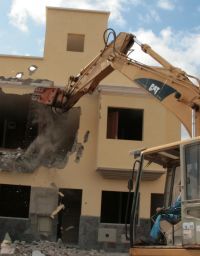 El Ayuntamiento de Arrecife derriba diez viviendas en la calle Balayo y la constructora amenaza con emprender acciones penales