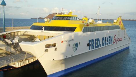 Fred Olsen suspende la línea entre Playa Blanca y Corralejo porque necesitaba el barco en Tenerife