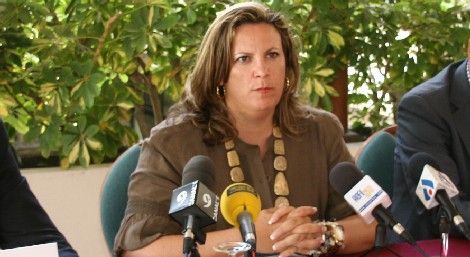 Rita Martín muestra "preocupación" por cómo quede Canarias en los planes de Spanair tras el cambio de propiedad en la compañía