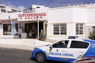 Robo a punta de cuchillo en un supermercado de Costa Teguise