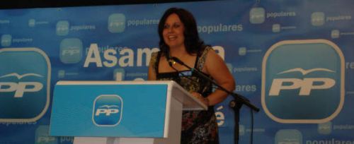 El PP de San Bartolomé apuesta por la renovación tras elegir a su nueva presidenta, Mª José Betancort