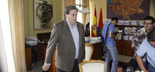 Enrique Pérez Parrilla cesa a los concejales del PIL en Arrecife tras el escándalo de la "Operación Unión"