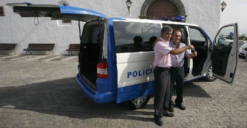 La Policía Local de Tinajo presenta su nuevo vehículo