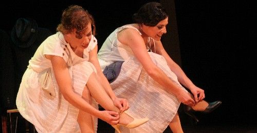 La obra teatral ¡Luz, más luz! rinde homenaje a la escritora canaria Mercedes Pinto