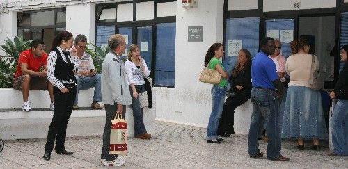 El paro aumenta en Canarias en 678 personas con respecto a octubre y se sitúa en 248.786 desempleado