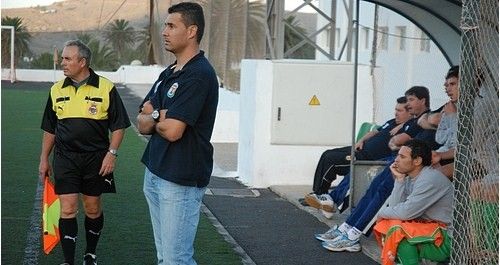 Enrique Pérez es destituido como entrenador del Haría CF