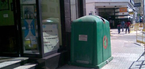 Si no reciclas, te colocamos el contenedor de vidrio en la puerta de tu casa