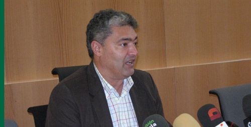 El alcalde de Tías asegura que "todos estaban informados" de la negociación con CC e incluso se reunió con Machín