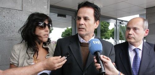 Julio Romero presenta su baja voluntaria del PP, aunque el partido afirma que "no tiene argumentos para suspenderle