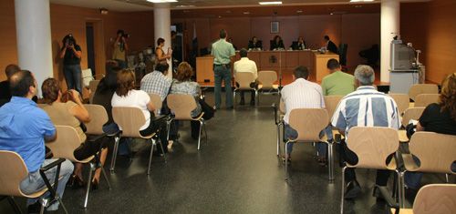 El Colegio de Abogados dice que la isla verá menoscabados" sus derechos al perder la sala de juicios de la Audiencia