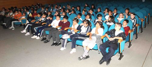 Alumnos del centro de enseñanza Ajei visitan el Ayuntamiento de San Bartolomé