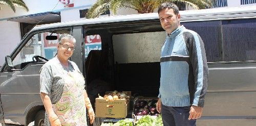 Agricultores de Tinajo entregan verduras frescas a los comedores sociales de Arrecife