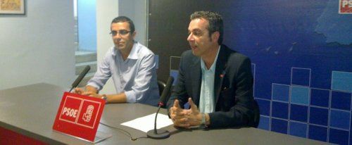 El PSOE se compromete a apoyar a Reguera en los plenos si rompe el pacto de gobierno con el PIL