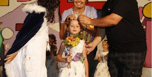 Adriana Rodríguez se convierte en Reina Infantil de las fiestas de Tahíche
