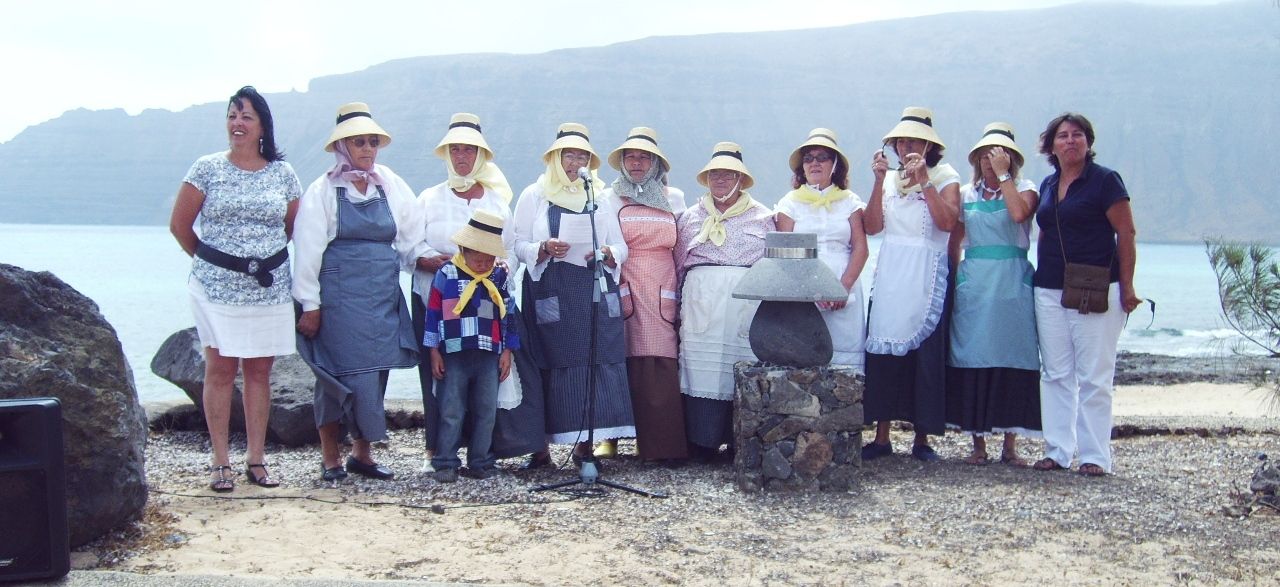 La sombrera graciosera, símbolo elegido para honrar a la  mujer de la octava isla