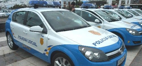 Detenido un hombre, acusado de golpear en la cabeza a un policía local en Puerto del Carmen