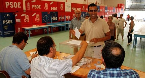 Los socialistas lanzaroteños votan mayoritariamente a José Miguel Pérez