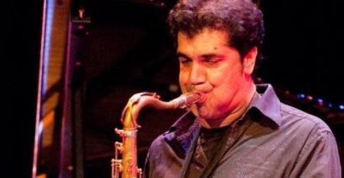El saxofonista canario Kike Perdomo trae a la Cueva de los Verdes su Acustic & Funk
