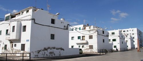 Luzardo pide el respaldo del Senado para que los vecinos de Valterra obtengan la titularidad de sus viviendas
