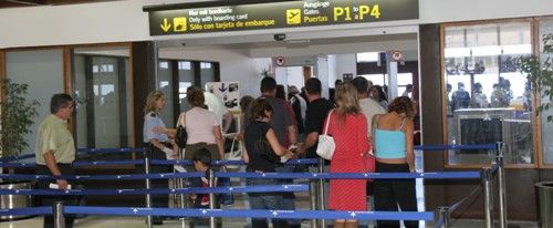 Varios vuelos a Gran Canaria y Tenerife sufren retrasos por el temporal
