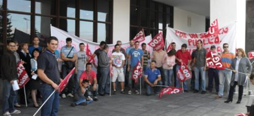 Los trabajadores del aeropuerto de Lanzarote protestan por la privatización de Aena