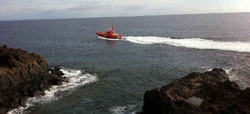 Los buzos de la Guardia Civil se suman a la búsqueda de la mujer desaparecida en la costa norte de la isla