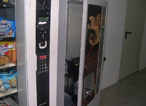 Detenida una mujer en Tías por un robo con fuerza en un complejo de apartamentos